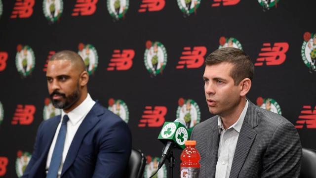 开云下载网址-绿军新掌门点评休赛期运作 球队补强依旧未完待续